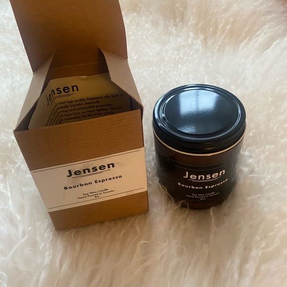 BNIB Scented Jensen Bourbon espresso lux scented big 8 ounce Wax Candle!! - Picture 4 of 4